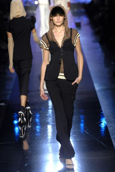 Look 48